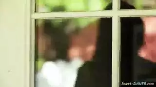 شاب رومانسي يضرب فرج تاتناك المشدود في مشهد إكس إكس إكس