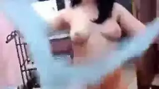 رقصة عارية ليلة الخميس لزوجة مصرية سكس صريح