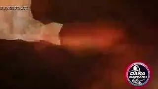 كشف فرج دانا كوستا بينما تنشر ساقيها
