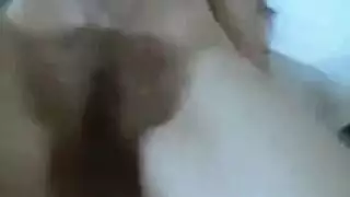 جمال مخضرم يتمدد أنابيبها وتملأ