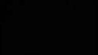 تدريب شرجي مثلّي: فتاتان خبيرتان تمددان فتحة الشريكة الجديدة