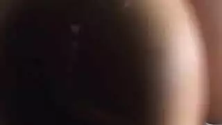 قضيب نائب الرئيس الضخم بين تيتيها العصيرية