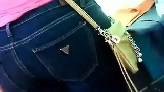 ثلاثية بمحل تدليك تتحول إلى مشهد جنس جماعي عنيف للشقراء