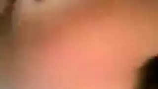 ليلة زفاف إباحية: إيلاج عميق ورش السوائل