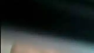 ٦ جنس جماعي عنيف مع لاتينا ممتلئة الجسم ترتدي جينز ممزق