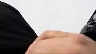 هذه العاهرات المثيرة لا تنتظر، تقفز في علاقة ثلاثية صريحة