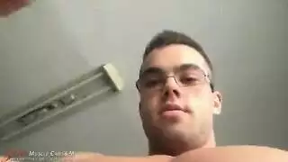 كمال الاجسام مزيت بالإصبع