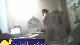 زوج خائن يلتقط جنس حار في المكتب على الكاميرا