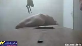 أرجل معلقة مفتوحة على مصراعيها لجلسة نيك قاسية