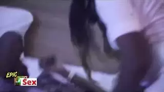 بنات سمراء تُنكح على السرير وفي البرية