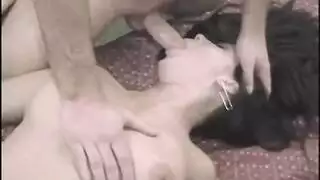 مشهد إباحي صريح مع ابنة هدى صباح