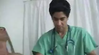 عبادة الطيز: مشهد بورن مخصص يظهر مؤخرة سارة