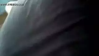 إباحية غرفة غسيل جين القذف على الملابس النظيفة