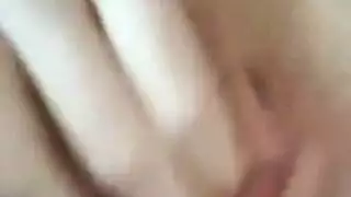طالبات فوق السن القانوني في حفلة جنسية مكثفة في الفصل