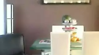 سباك شهواني ينك الأم وابنتها بثلاثية إباحية