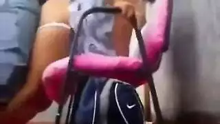 وضعية الكلب الواقفة مع قذف حار داخلي