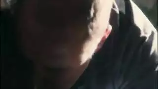 بنت تسخن ابوها و تحتك بزبه حتى تهيجه و ينيكها