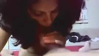 فتاة بحرينيه