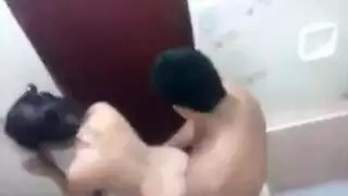 أفلام جنس محارم هندية الأخ يوسع فرج أخته في مشهد صريح