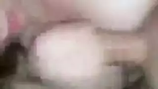 رهان بوكر مثلية: عاهرة مراهقة تلعق فرج زوجة الجار على الطاولة
