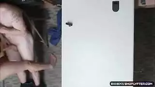 عذراء خجولة تتوسل للضرب الجنسي القاسي