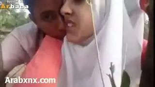 عيل بينيك مره أد اموه
