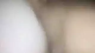 الفتاة الصغيرة البيضاء