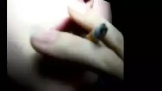 شاهد أثداء نادية نيفينا الضخمة تترجرج على عمود سميك