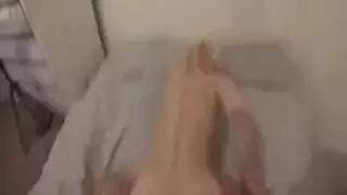 ضرب متواصل حتى ينكسر هيكل السرير