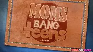 شي مشترك لفتاتين جميلتين: فيديو إباحي
