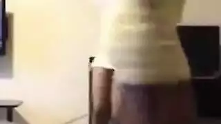 دواجن في حركة: فعل إباحي بين أنثيين