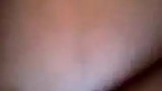 ولد يدخل علي امه المطبخ
