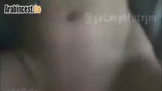 الام تعاقب زوبر ابنها