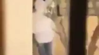 وضعية الكلب على عتبة الباب: محجبة تمارس الجنس تحت النجوم