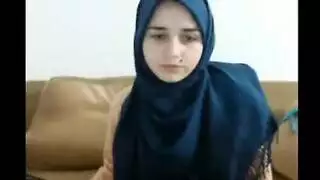 عرض خاص: فيديو استمناء صريح لمحجبة روسية