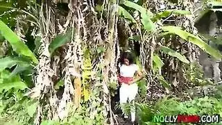 عاشق سوداني يأخذ صديقته لممارسة جنس قاس في الأدغال