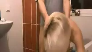 مرشدة سياحية تغري سائح و ينيكها