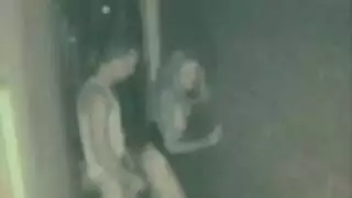 زقاق إكس إكس إكس: مراهقة مجاورة تأخذ جماعًا قاسيًا
