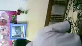 حفرة العائلة المحرمة: رجل عراقي أكبر سناً يستولي على فرج زوجة الأخ