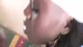 مجموعة سياحية تملأ فرج الخادمة طوال الليل