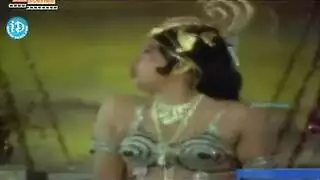 نوبيون سكارى ويائسون يتناوبون على قضيب صلب