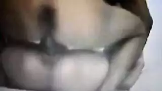 مراهقة آسيوية نحيفة تُمارس الجنس بعنف في مشهد إباحي