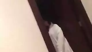 حركة جنسية مزدوجة خام مع لاتينية مثيرة وثلاثة قضبان سوداء