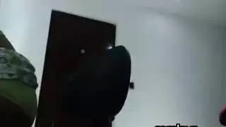 فرج زوي الضيق يمسك القضيب في مشهد شغوف