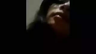 مراهقة تايلاندية محتاجة للمال في شريط جنس هاوي صريح