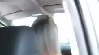 لا منحنيات، لا مال: الشقراء تمارس جنسًا متطرفًا