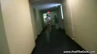 شباب يمارسون الجنس ويمتصون بعضهم البعض