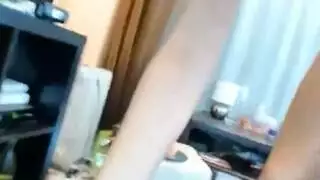 حارسة ألمانية تختنق بقضيب ضخم وتحب السائل المنوي على وجهها