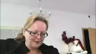 أم ألمانية شهوانية تحصل على معاملة عنيفة من البستاني