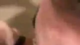 الهواة الجائعون للقضيب يستسلمون للاختراق المزدوج